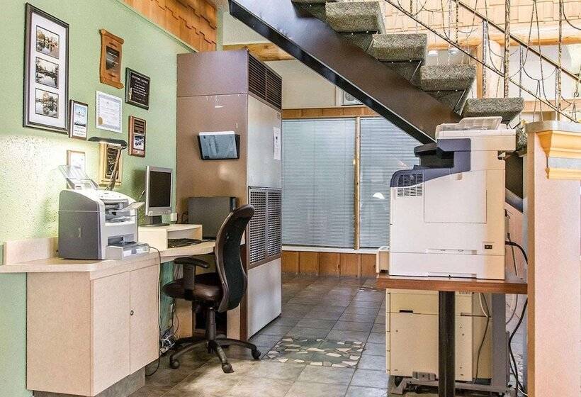 فندق صغير Rodeway Inn