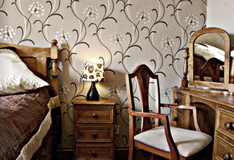 הוסטל The Kings Arms Temple Sowerby