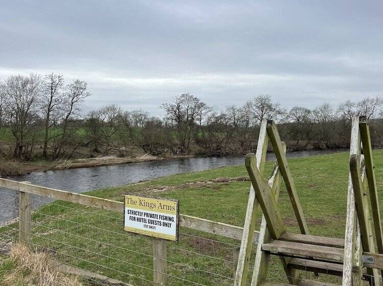 Общежитие The Kings Arms Temple Sowerby