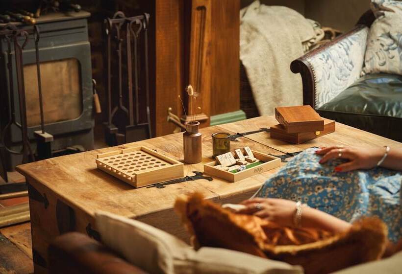 هاستل The Rising Sun