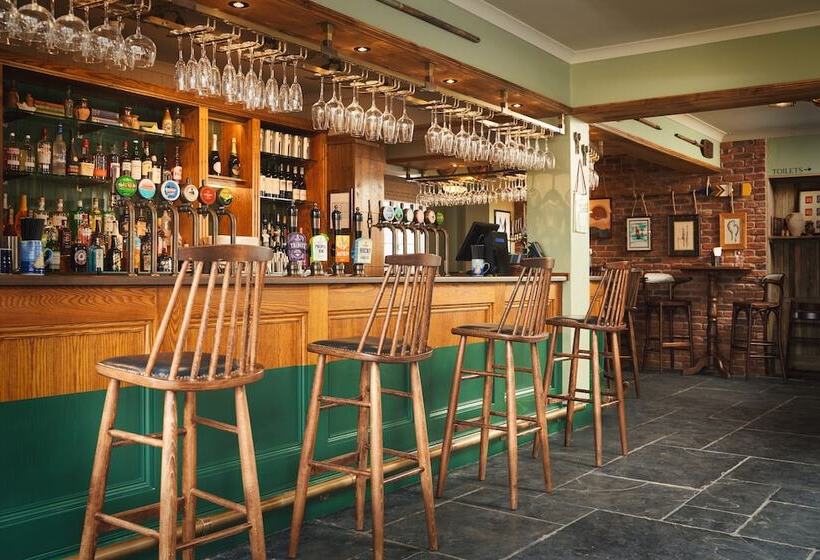 هاستل The Rising Sun