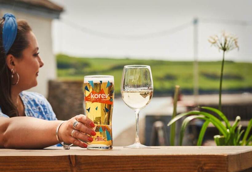 هاستل The Rising Sun