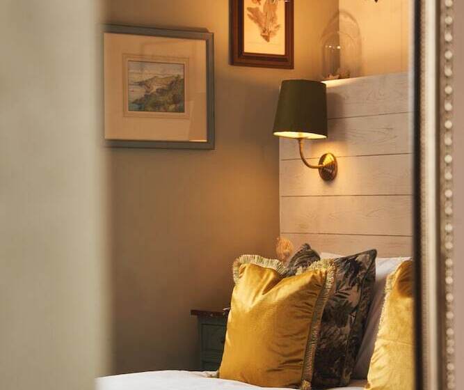 هاستل The Rising Sun