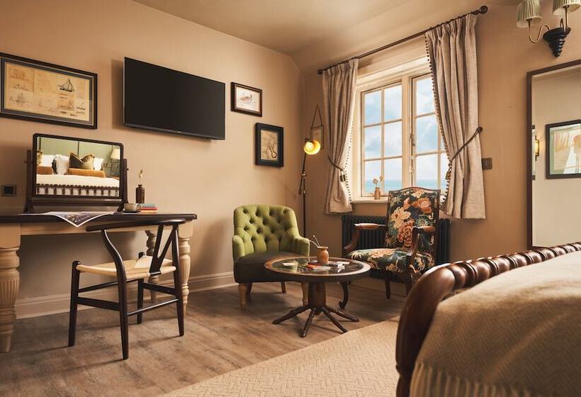 هاستل The Rising Sun