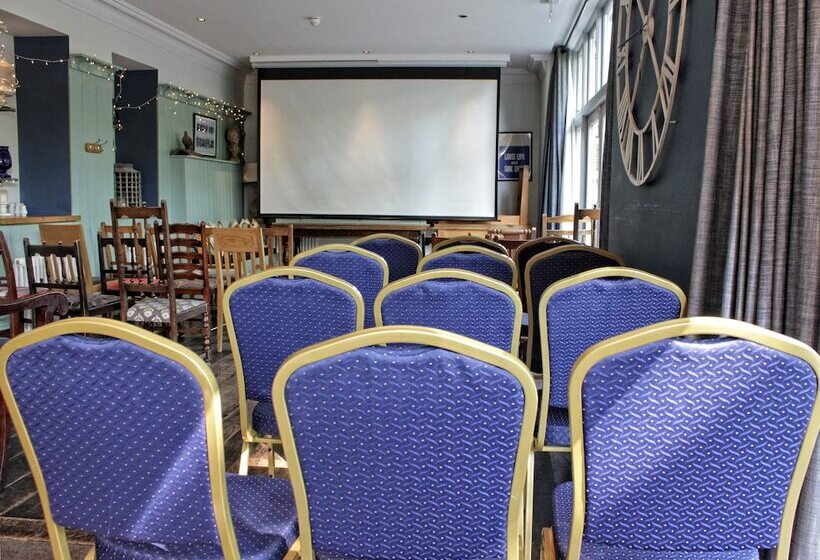 Общежитие The Wheatley Arms