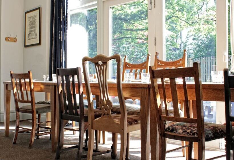 Общежитие The Wheatley Arms