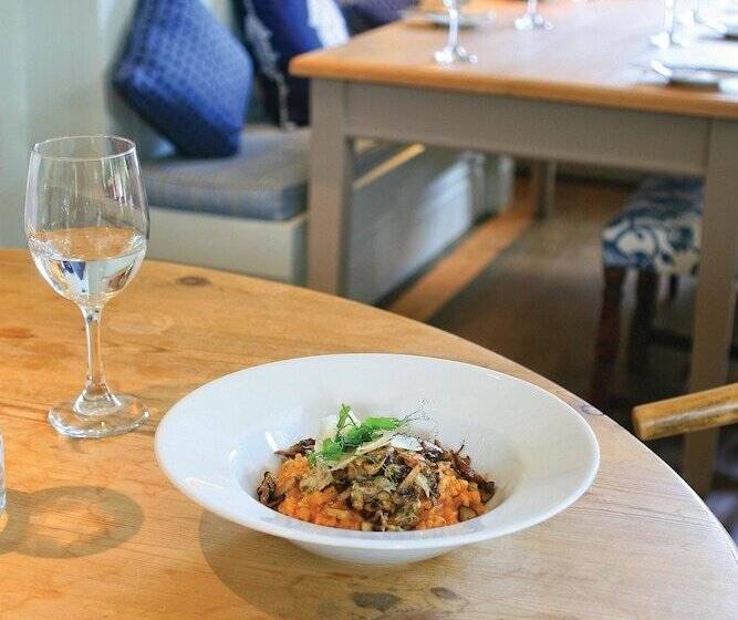 Общежитие The Wheatley Arms