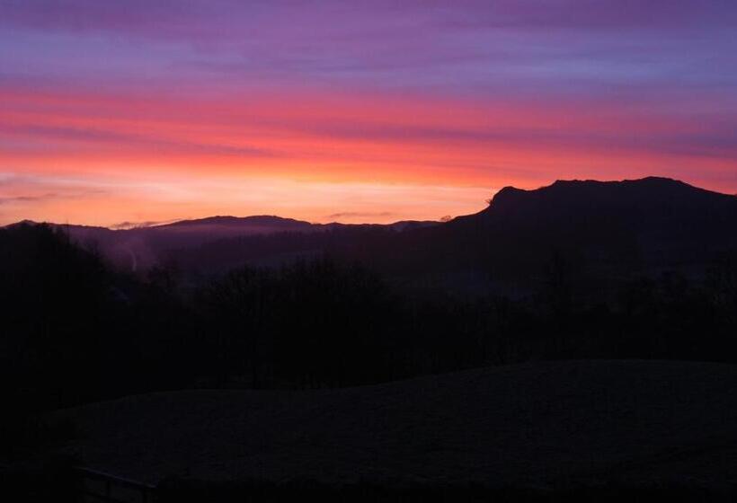 호스텔 Three Shires Inn