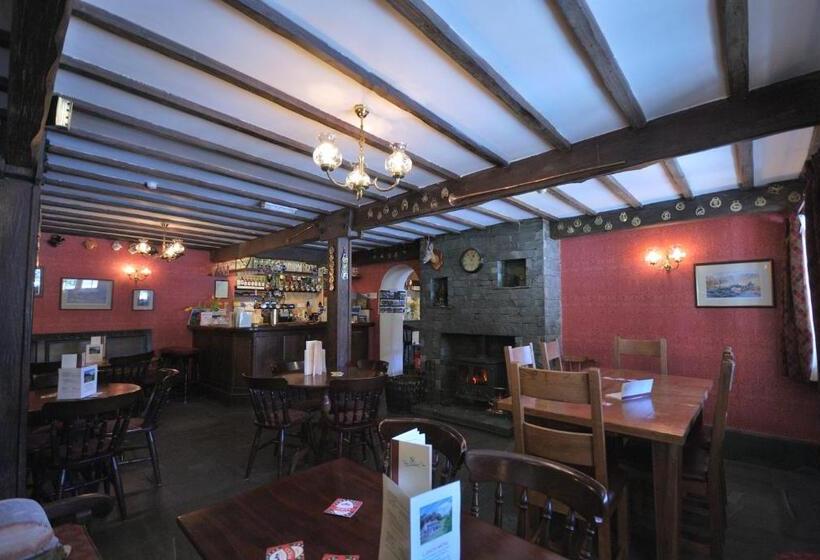 Общежитие Three Shires Inn