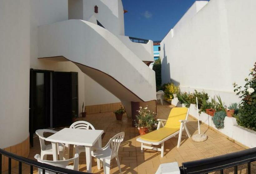 Apartamentos E Quartos Atalaia