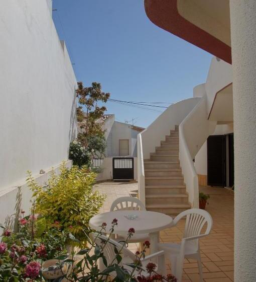 Apartamentos E Quartos Atalaia