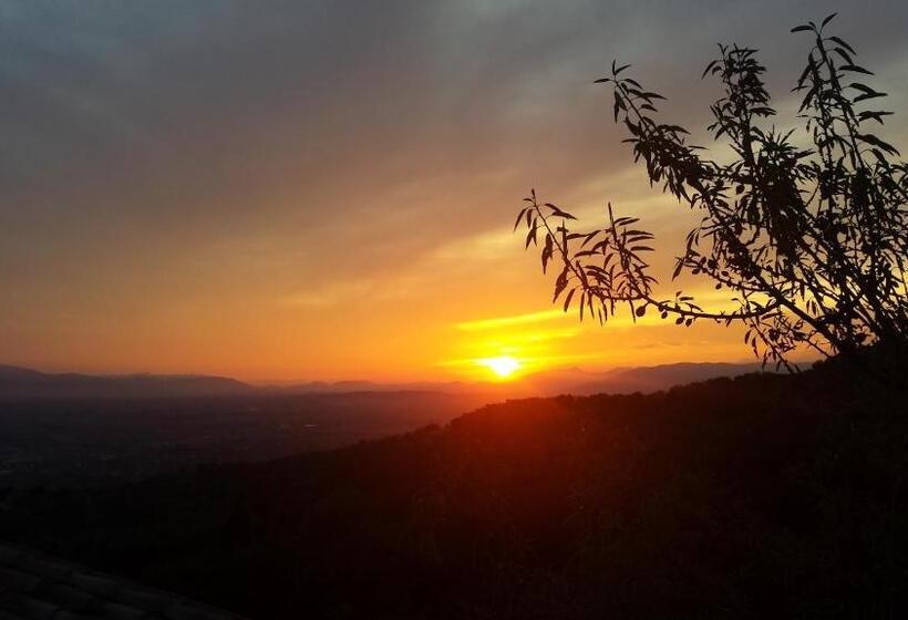 Отель Agriturismo Borgo La Casetta