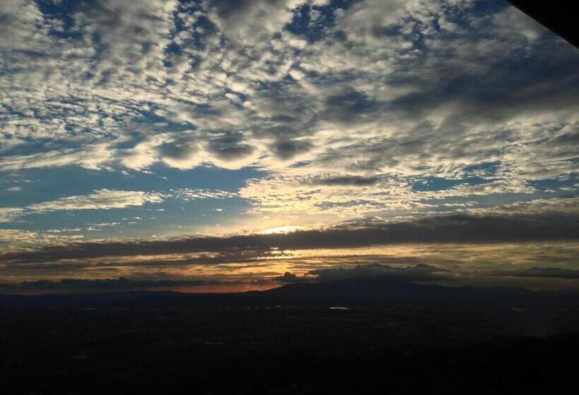 Отель Agriturismo Borgo La Casetta