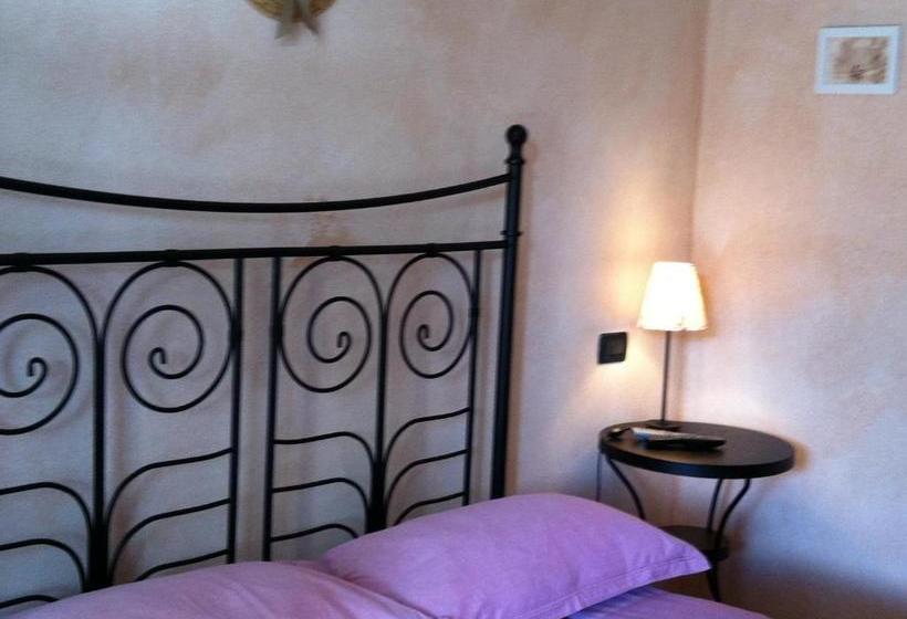 酒店 Agriturismo La Rocca Di Perti