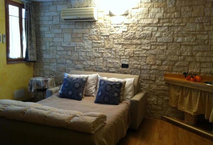 酒店 Agriturismo La Rocca Di Perti