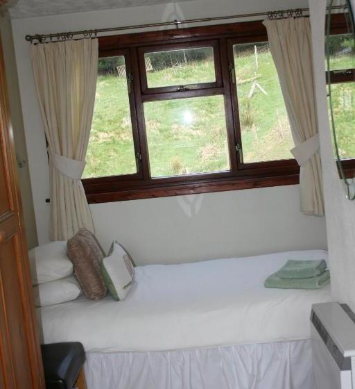 Отель Highgarry Cottage