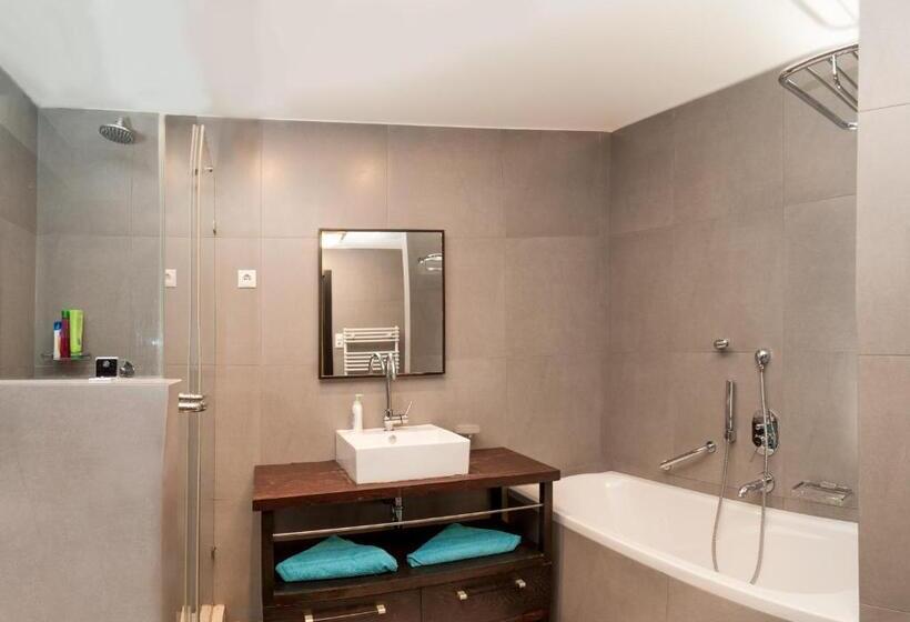 Luxury Downtown Apartments