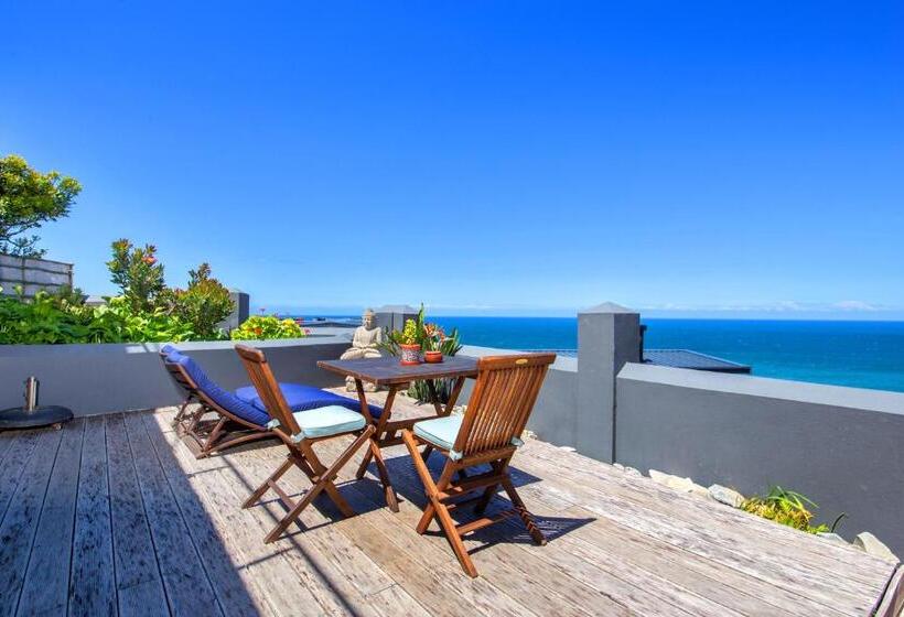 פנסיון Alexander Guest House