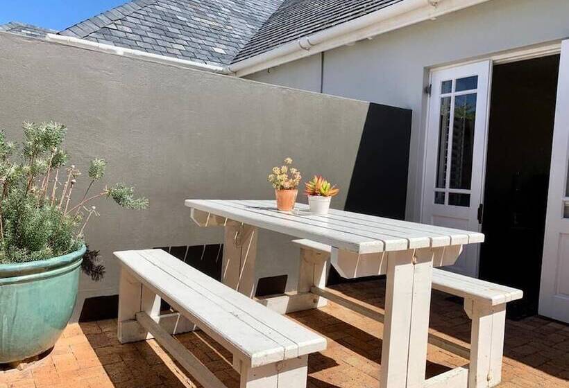 پانسیون Anchor's Rest