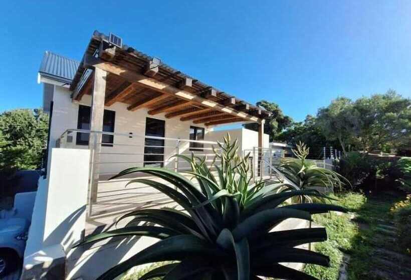 پانسیون Anchor's Rest