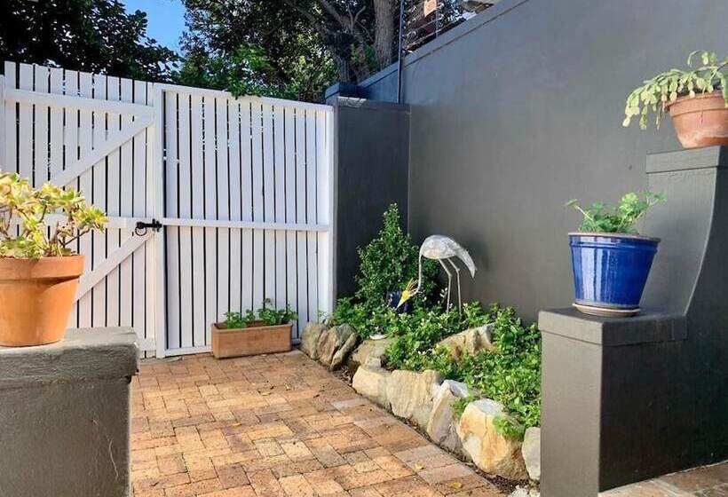 پانسیون Anchor's Rest