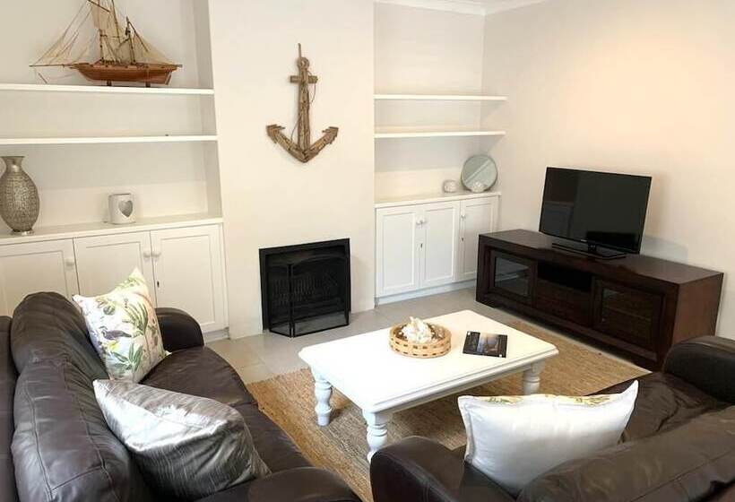 پانسیون Anchor's Rest