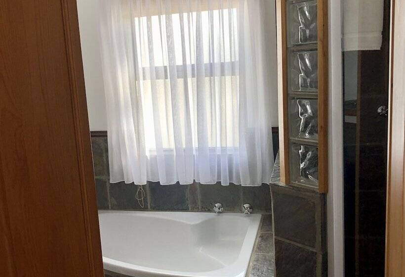 膳宿费 Burrough Place