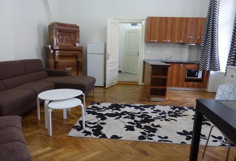 膳宿费 Casa Sforii Brasov