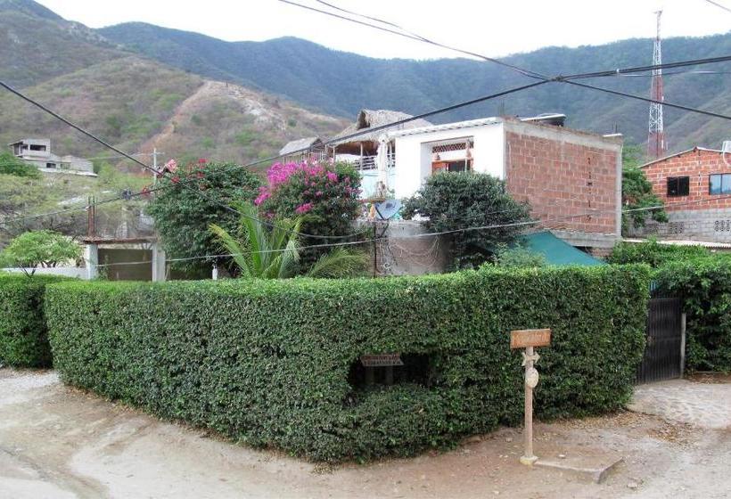 پانسیون Casa Tara