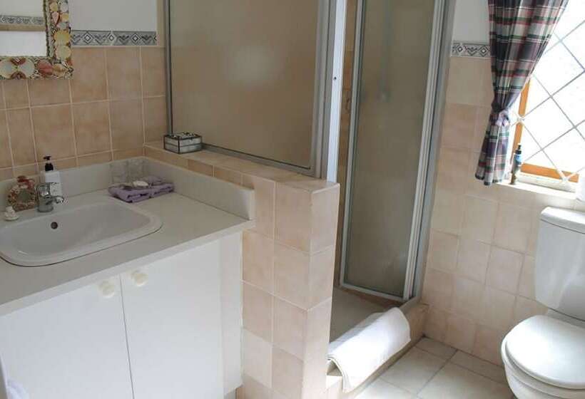 פנסיון Cottage On The Hill