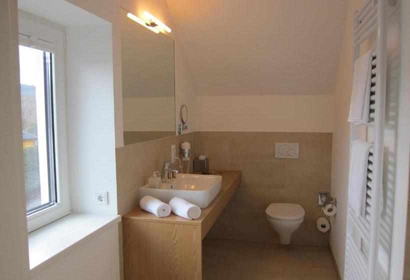 Пансион Ernst Clüsserath Weingut & Weinhotelchen