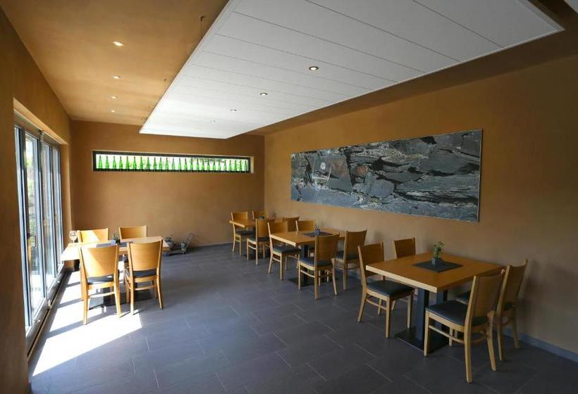 Пансион Ernst Clüsserath Weingut & Weinhotelchen