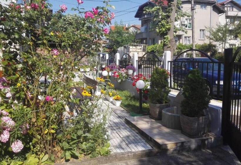 펜션 Guest House Stoyanovi