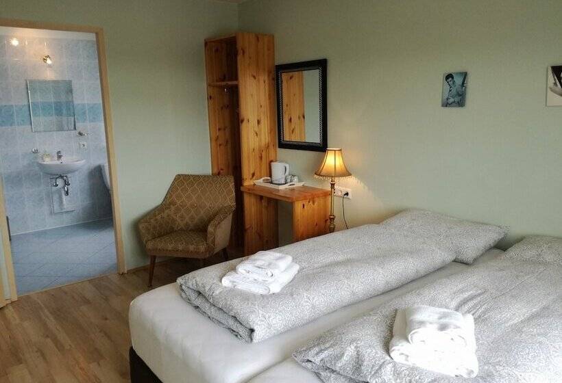 پانسیون Guesthouse Storulaugar