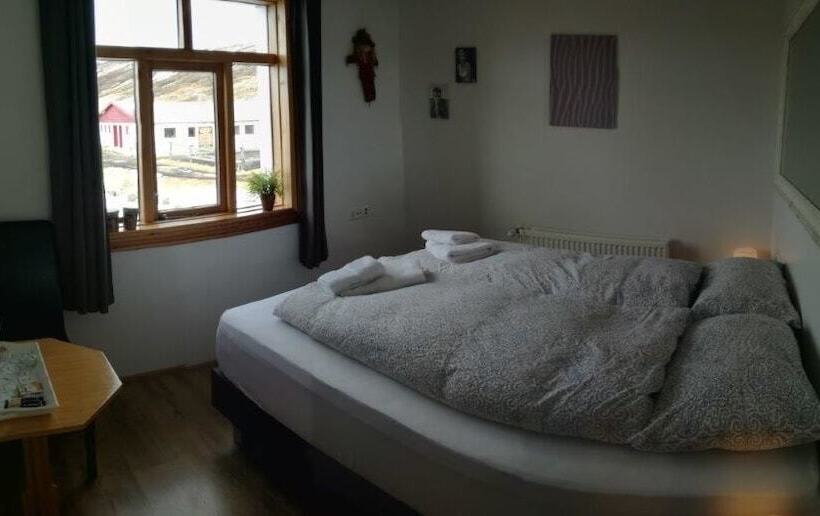 پانسیون Guesthouse Storulaugar