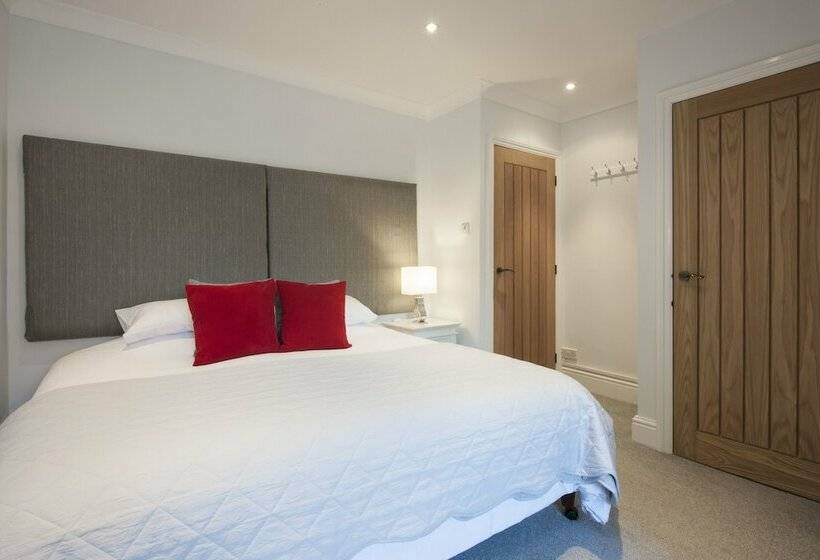 膳宿费 High Hedges Apartments