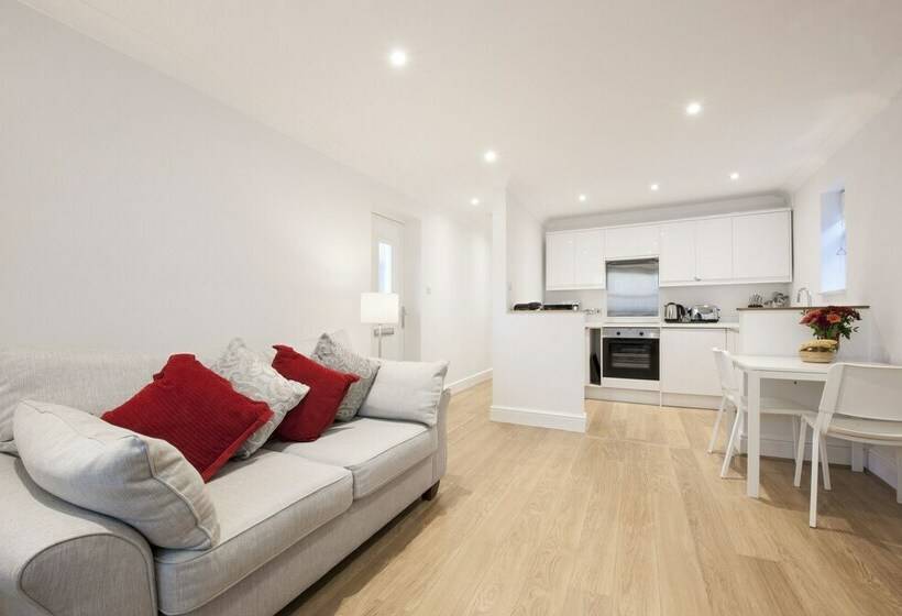 膳宿费 High Hedges Apartments