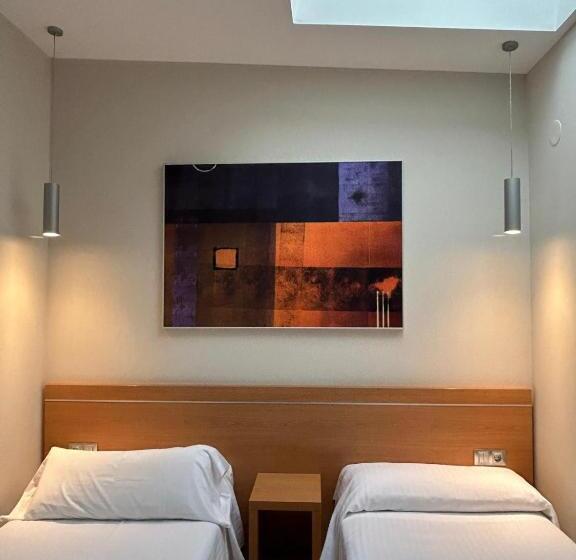 بنسيون Hostal Aralar