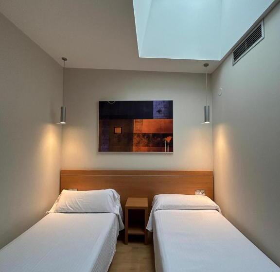 بنسيون Hostal Aralar