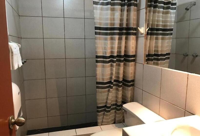 پانسیون Hostal Bond