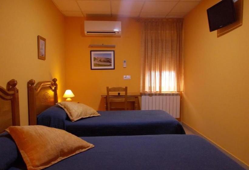 بنسيون Hostal Mirador De Avila