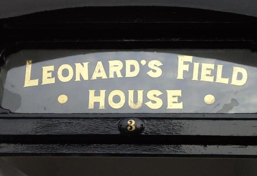 펜션 Leonards Field House