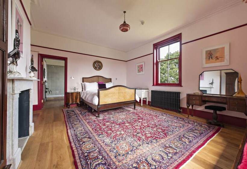 بنسيون Stow House