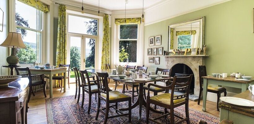 بنسيون Stow House