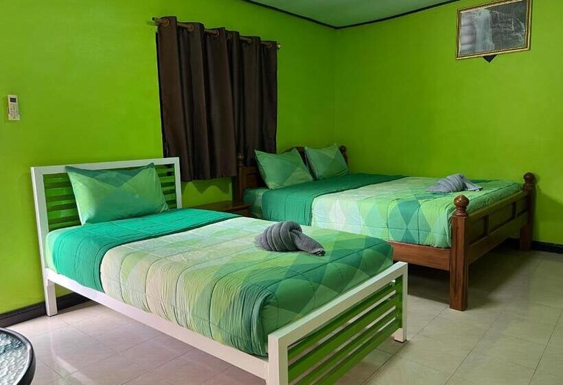 פנסיון Tassana House