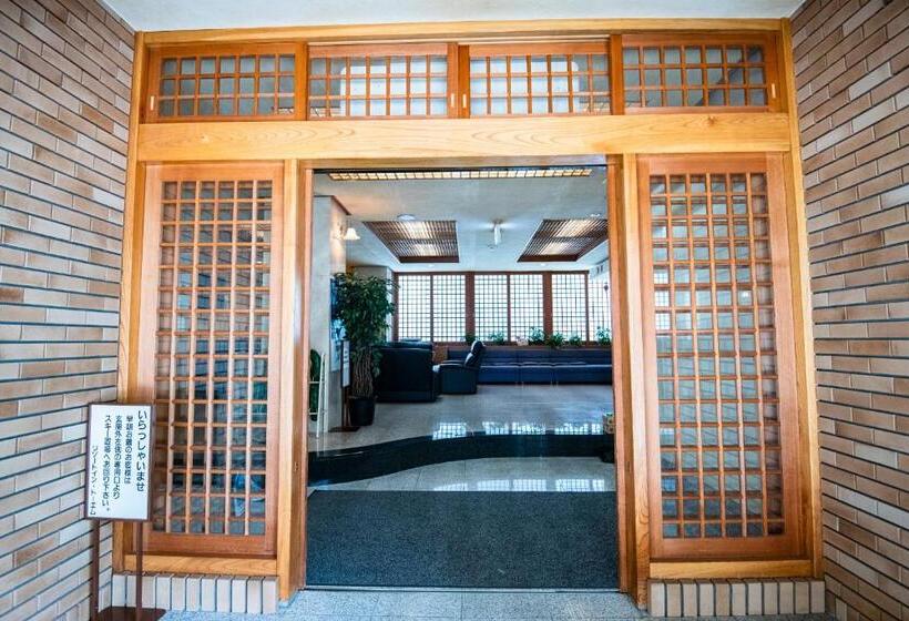 بنسيون Toemu Nozawa Lodge