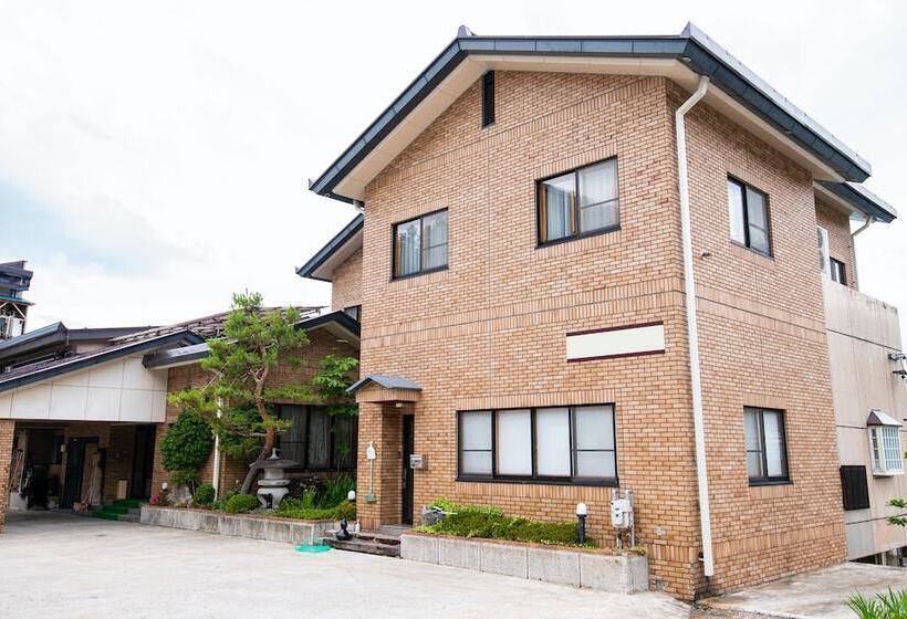 펜션 Toemu Nozawa Lodge