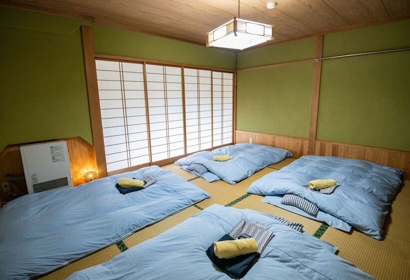 بنسيون Toemu Nozawa Lodge