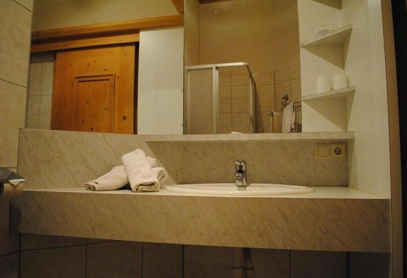 הוסטל Landgasthof Steiner