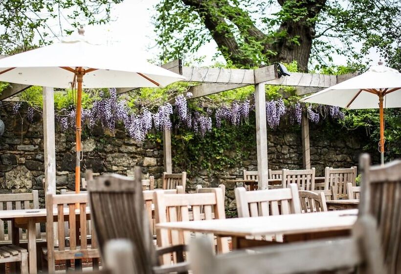 Общежитие The Angel Inn, Petworth